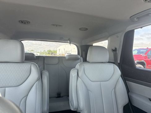 Used 2022 Hyundai Palisade SEL w/ Premium Package FWD image 32
