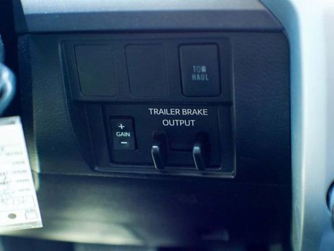 Used 2020 Toyota Tundra SR5 w/ SR5 Upgrade Package image 29