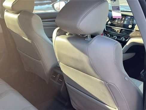 Used 2018 Honda Accord Touring image 29