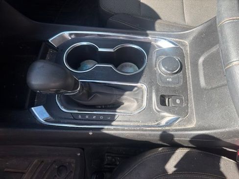 Used 2021 Chevrolet Traverse LS FWD image 9