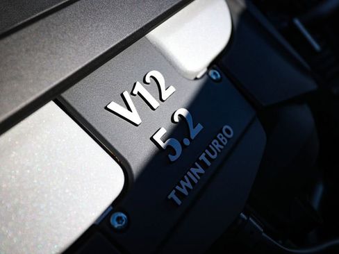 Used 2023 Aston Martin DBS Superleggera Volante image 29