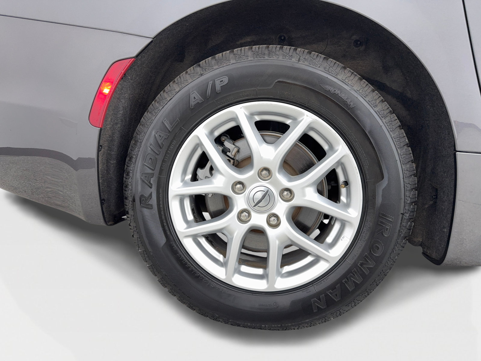 Used 2023 Chrysler Pacifica Touring-L FWD image 47
