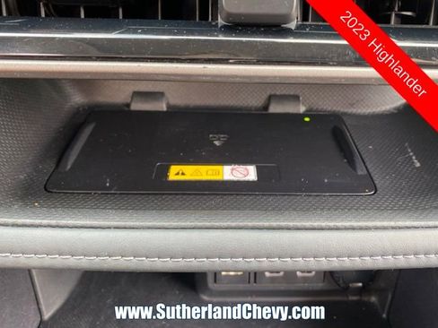 Used 2023 Toyota Highlander XLE image 31