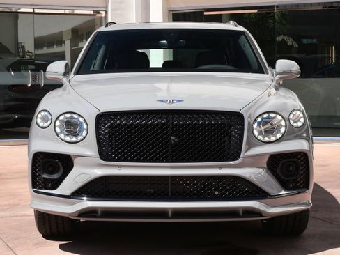 Used 2023 Bentley Bentayga AWD/4WD image 25