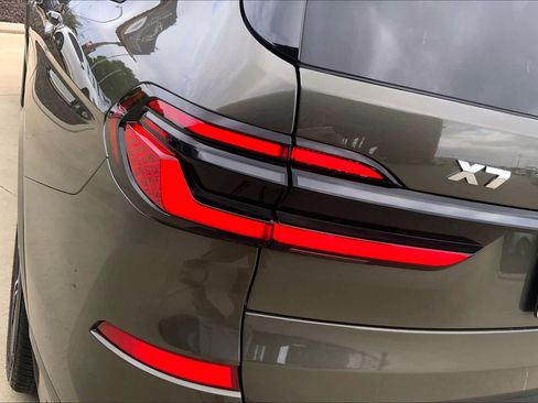 Used 2025 BMW X7 M60i AWD/4WD image 27