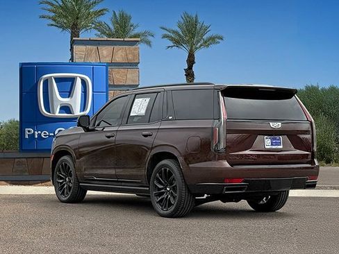 Used 2023 Cadillac Escalade Sport Platinum w/ LPO, ONYX Package image 4