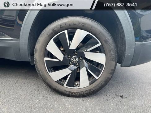 Used 2024 Volkswagen Atlas Cross Sport SE AWD/4WD image 7