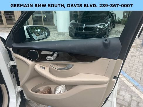 Used 2022 Mercedes-Benz GLC 300 image 24