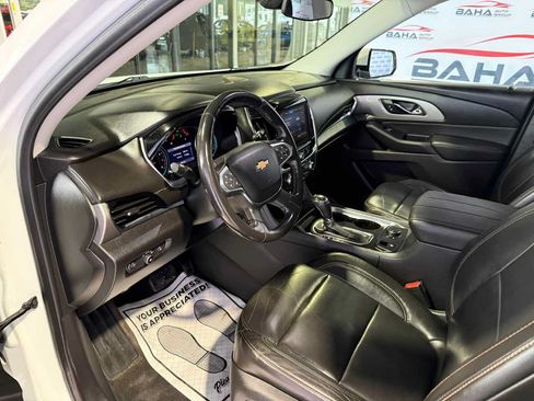 Used 2020 Chevrolet Traverse LT w/ Driver Confidence II Package AWD/4WD image 32
