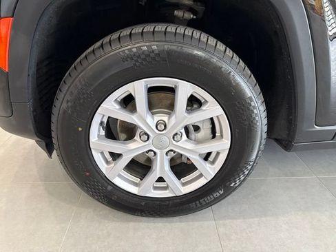Used 2022 Jeep Grand Cherokee Limited AWD/4WD image 15