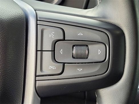 Used 2023 GMC Yukon SLT image 25