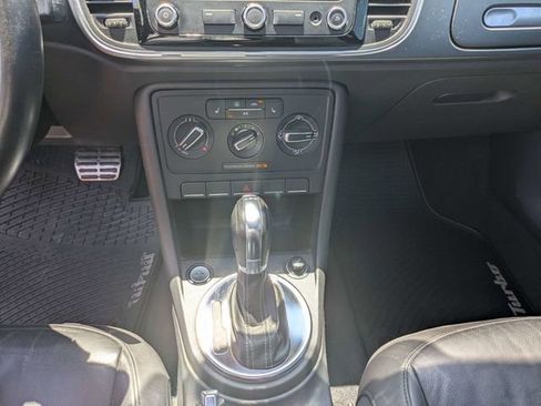 Used 2013 Volkswagen Beetle R-Line FWD image 18