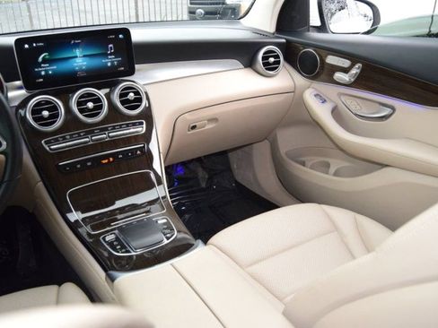 Used 2022 Mercedes-Benz GLC 300 image 29