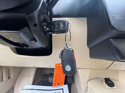 Used 2005 Volkswagen Beetle GLS image 17