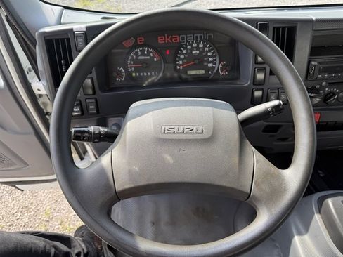 Used 2019 Isuzu NPR RWD image 14