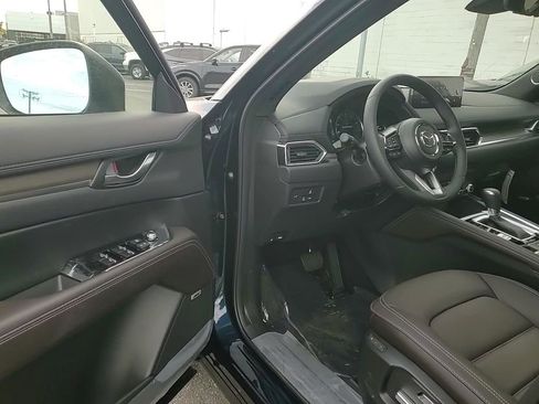 New 2025 MAZDA CX-5 Signature image 11