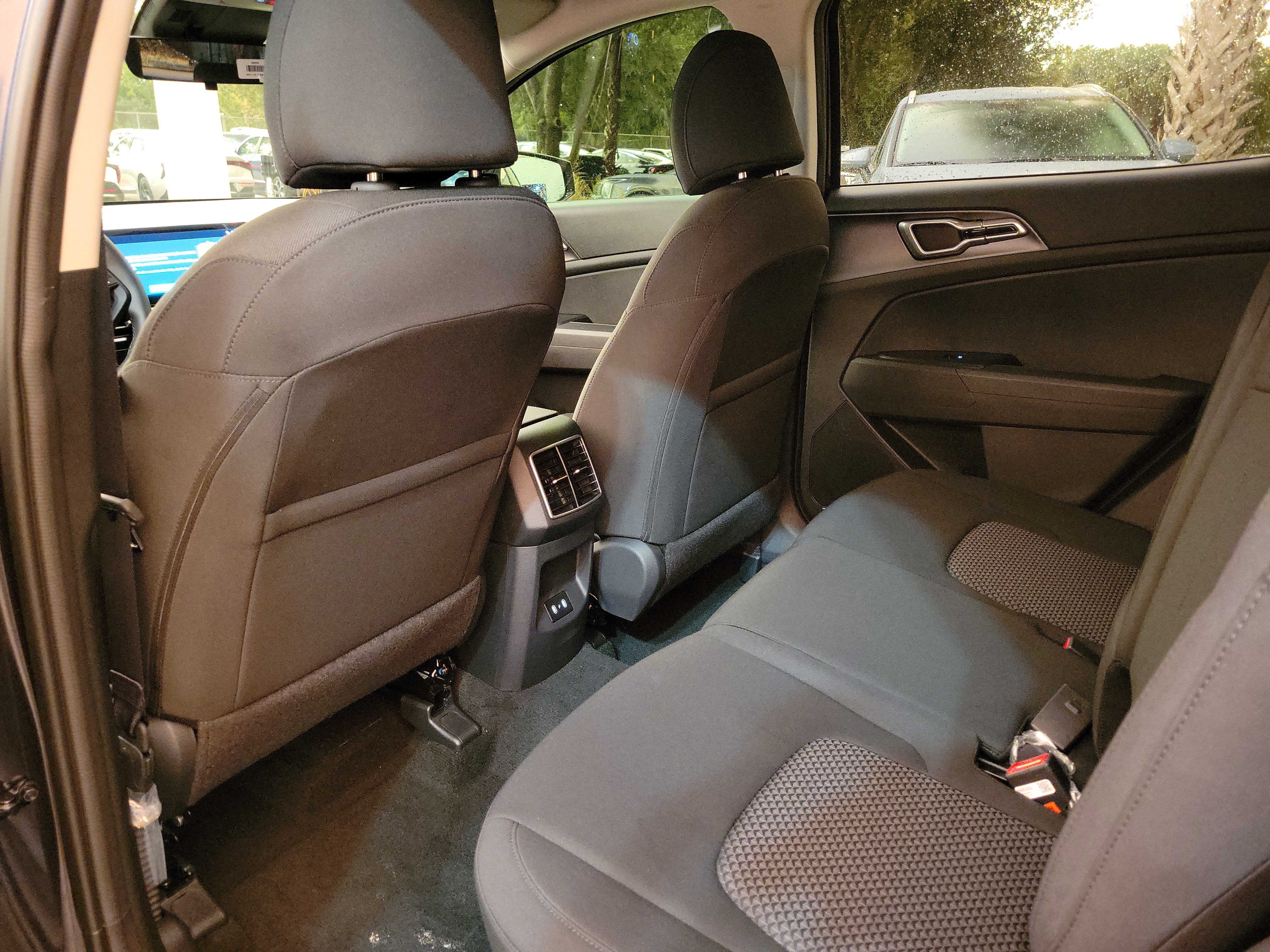 New 2027 Kia Sportage LX FWD image 7