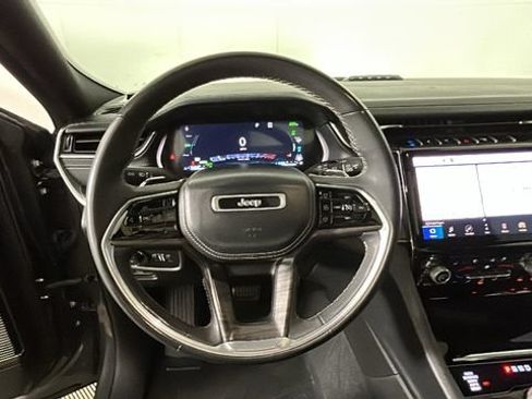 Used 2023 Jeep Grand Cherokee Overland w/ Luxury Tech Group IV AWD/4WD image 14