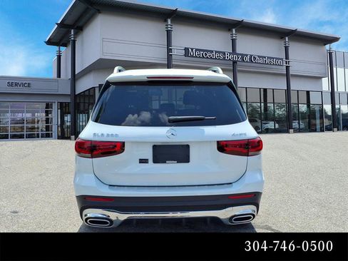 Certified 2021 Mercedes-Benz GLB 250 4MATIC image 4
