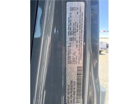 Used 2025 Jeep Gladiator Rubicon AWD/4WD image 18