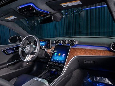 Certified 2025 Mercedes-Benz C 300 Sedan image 4