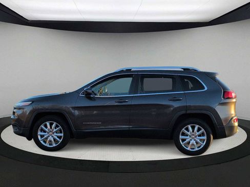 Used 2016 Jeep Cherokee Limited image 5