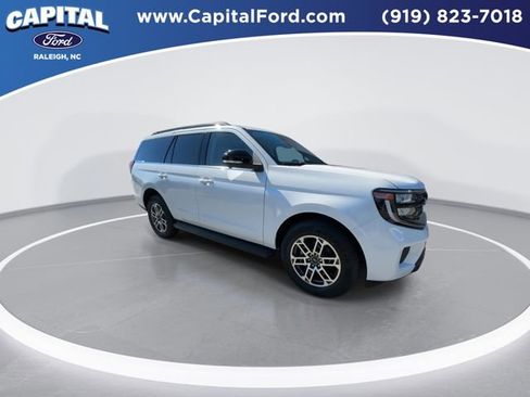 New 2026 Ford Expedition Active image 2