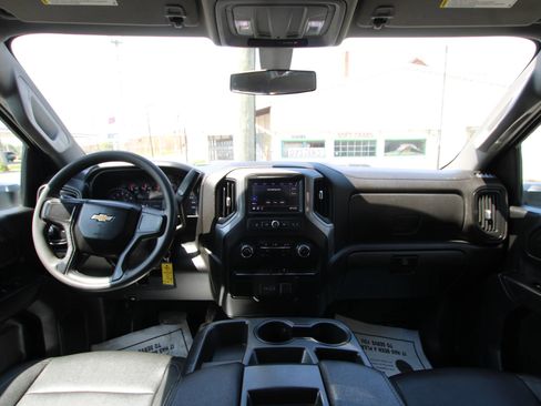 Used 2022 Chevrolet Silverado 2500 W/T image 9