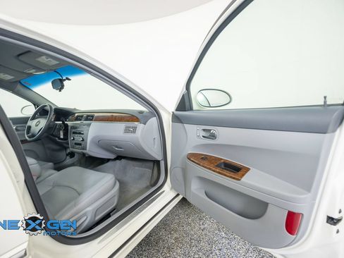 Used 2006 Buick LaCrosse CXL w/ Chrome Appearance Package FWD image 35