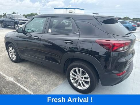 Used 2024 Chevrolet TrailBlazer LS w/ LS Convenience Package FWD image 17
