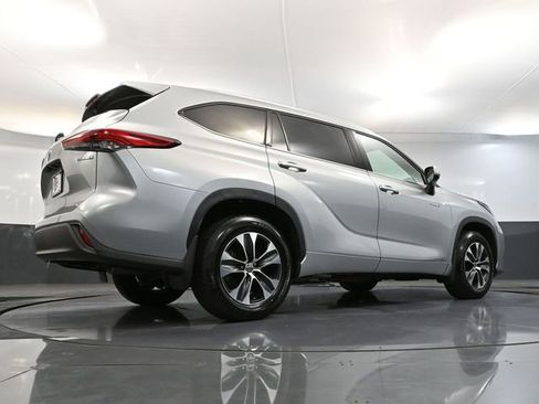 Used 2021 Toyota Highlander XLE image 57
