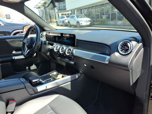 Certified 2022 Mercedes-Benz GLB 250 4MATIC image 9