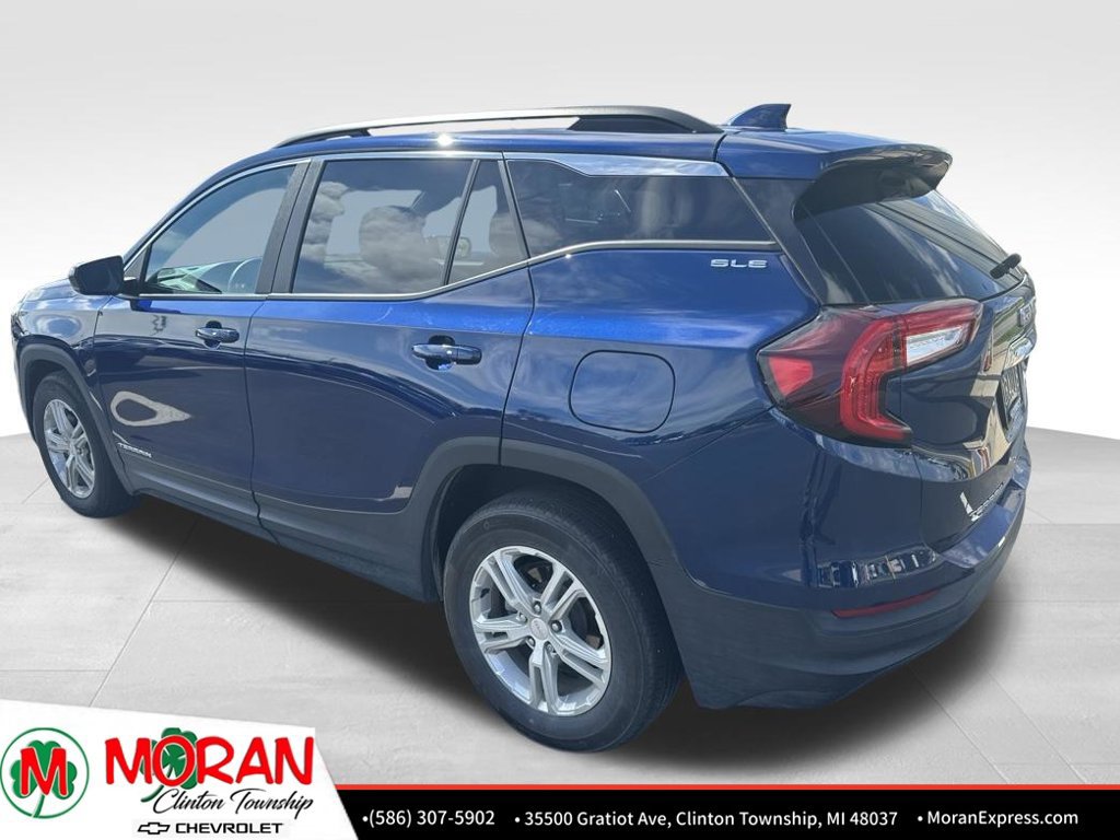 Used 2022 GMC Terrain SLE w/ Driver Convenience Package FWD image 3