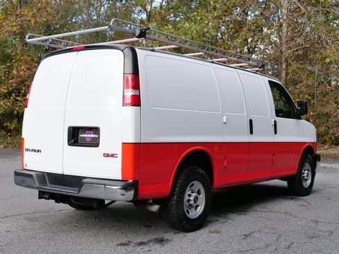 Used 2018 GMC Savana 3500 w/ Driver Convenience Package image 25