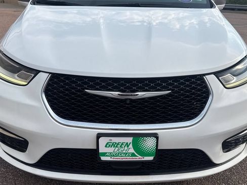 Used 2021 Chrysler Pacifica Limited w/ Premium & Safety Sphere Group AWD/4WD image 11
