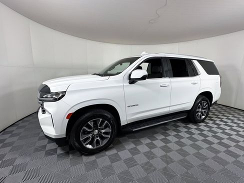 Used 2022 Chevrolet Tahoe LT w/ Luxury Package image 2