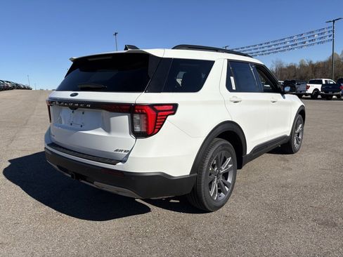 New 2026 Ford Explorer Active w/ Active Comfort Package image 5