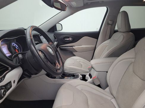 Used 2019 Jeep Cherokee Limited AWD/4WD image 17