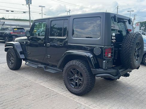 Used 2016 Jeep Wrangler Unlimited Sahara AWD/4WD image 6