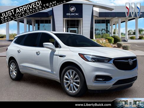 Used 2018 Buick Enclave Premium w/ Experience Buick Package FWD image 1