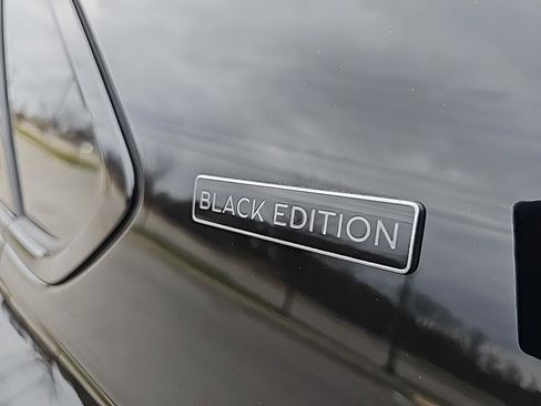 New 2025 Bentley Bentayga image 17