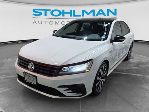 Used 2018 Volkswagen Passat 3.6 FWD image 11