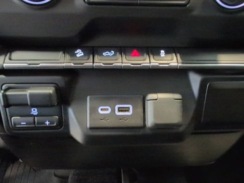 Used 2021 Chevrolet Silverado 1500 Custom Trail Boss w/ Safety Confidence Package image 23