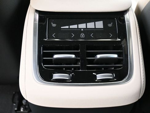 New 2026 Volvo XC90 B6 Plus w/ Protection Package Premier image 22