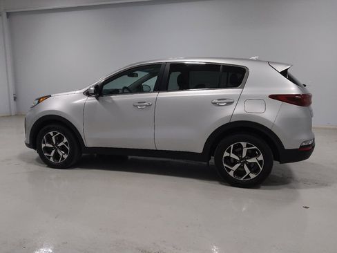 Used 2021 Kia Sportage LX image 3
