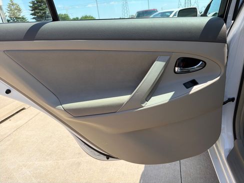 Used 2009 Toyota Camry LE FWD image 19