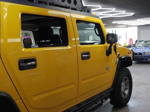 Used 2005 HUMMER H2 SUT w/ Preferred Equipment Group image 7