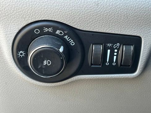 Used 2023 Jeep Compass Limited AWD/4WD image 19