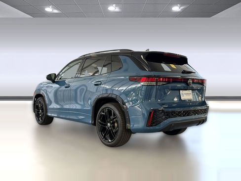 New 2026 Volkswagen Tiguan SE R-Line FWD image 3