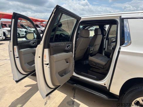 Used 2022 GMC Yukon XL SLT w/ SLT Premium Package AWD/4WD image 15